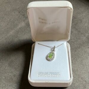 NIB Genuine Peridot w Diamond Accent necklace Platinum over sterling silver